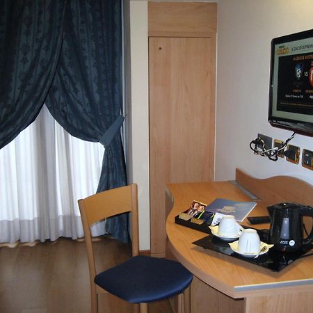 Hotel Brandoli Verona Bagian luar foto
