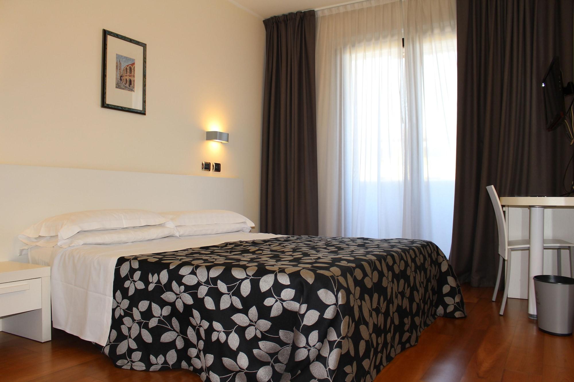 Hotel Brandoli Verona Bagian luar foto