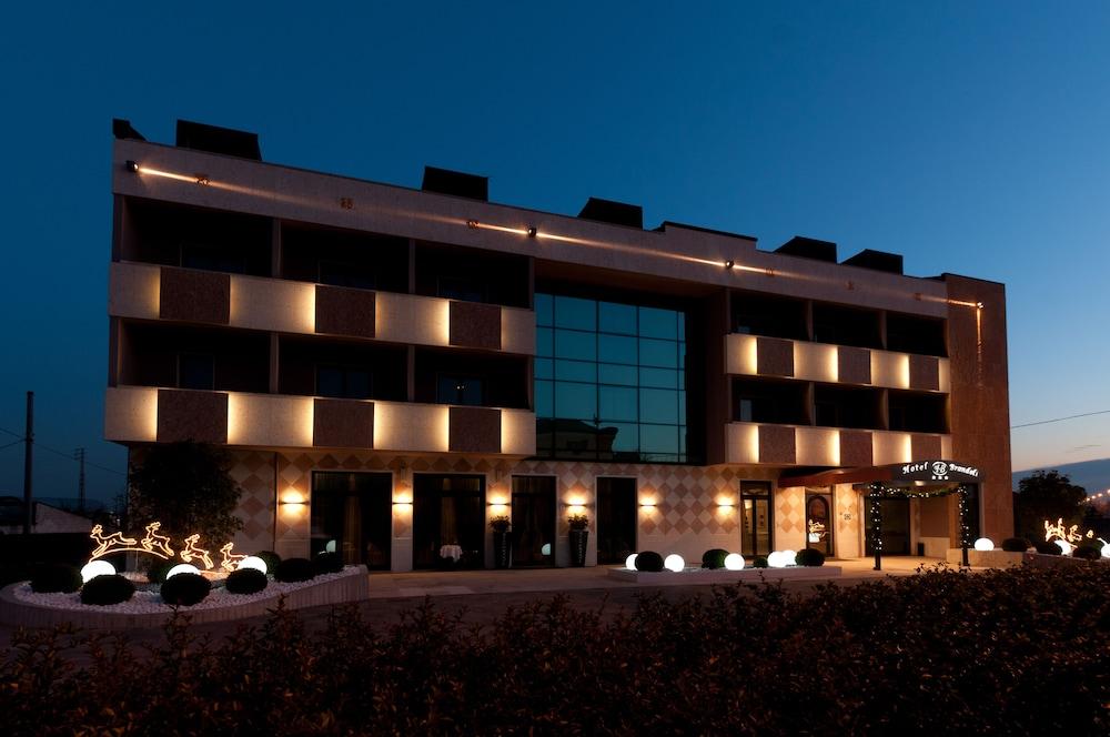 Hotel Brandoli Verona Bagian luar foto
