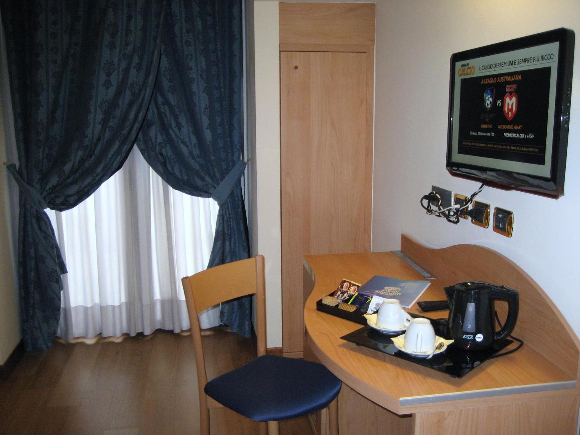 Hotel Brandoli Verona Bagian luar foto