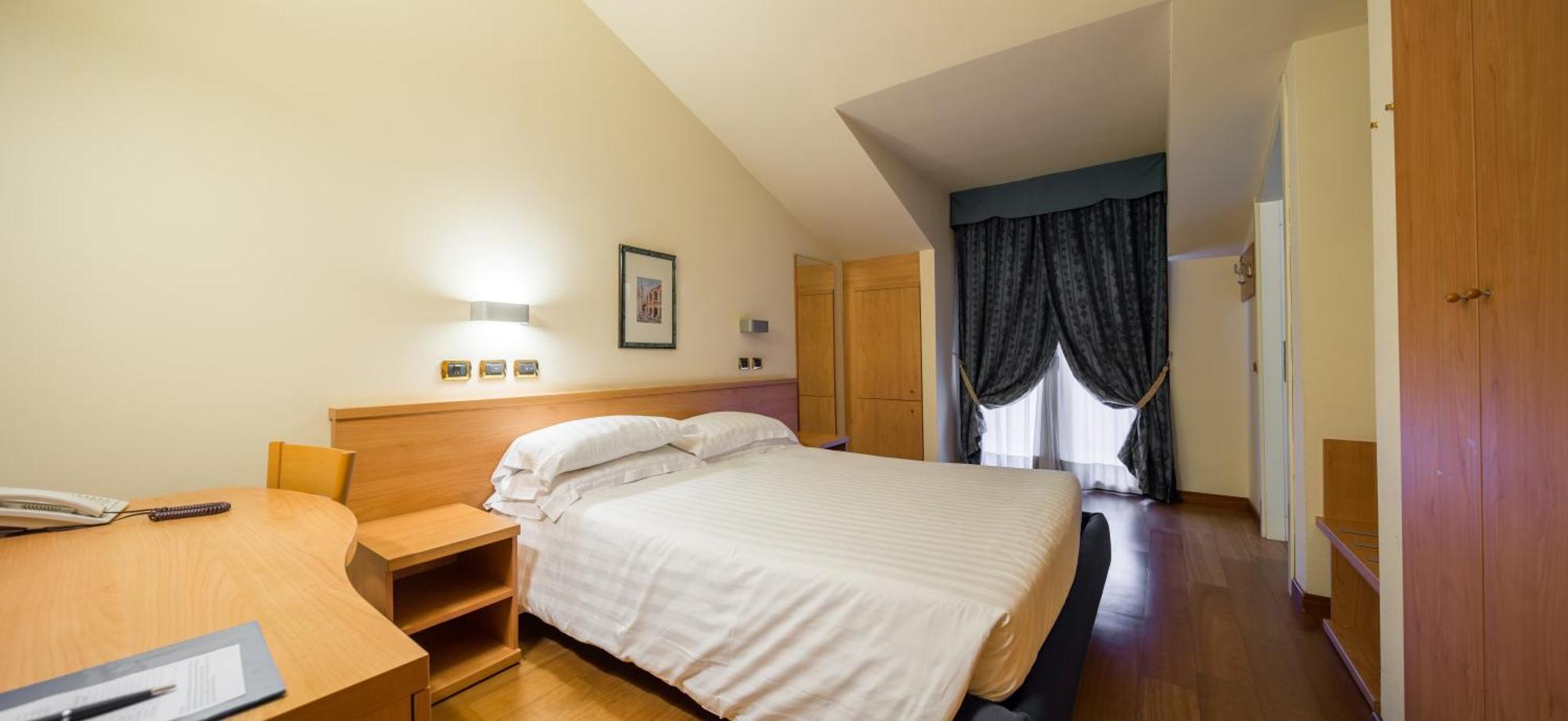 Hotel Brandoli Verona Bagian luar foto