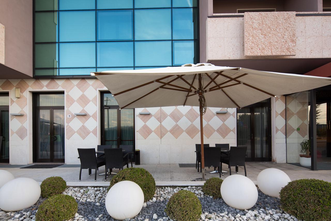 Hotel Brandoli Verona Bagian luar foto